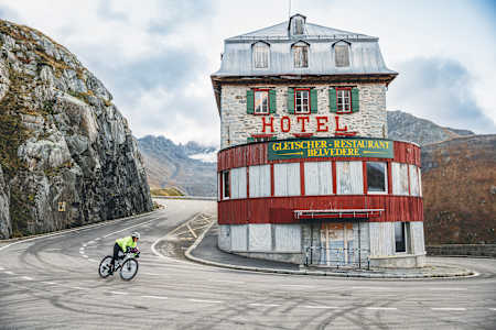 Die wohl berühmteste Biegung der Schweiz liegt am Furkapass.