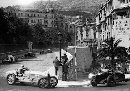 The famous curve before the Monte Carlo Casino