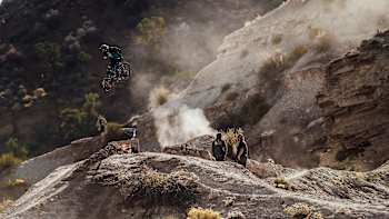 Le freerider Kurt Sorge en VTT lors de son run vainqueur du Red Bull Rampage 2017 à Virgin, Utah.
