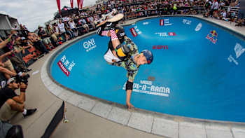 Nicky Guerrero - Frontside Invert