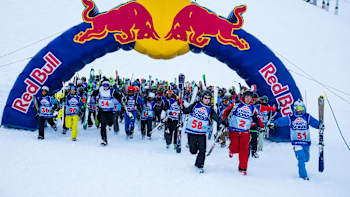 Le départ de la course de ski et snowboard Red Bull Tout Schuss dans la station de Cauterets