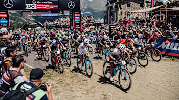 Women's start line at ride Vallnord XCO finals 2019.