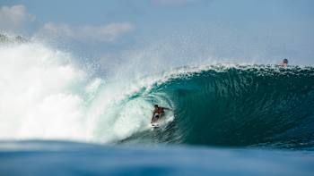 Le néo-zélandais Tai Graham surfe une vague à Bali en Indonésie dans le dernier épisode de Surf Sessions.
