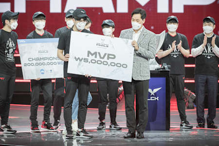 Oner was awarded MVP of the Finals, adding to T1's accolades