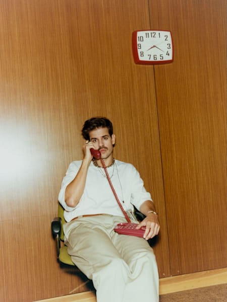 Taco Hemingway dzwoni do ciebie z płyty "1-800-Oświecenie"