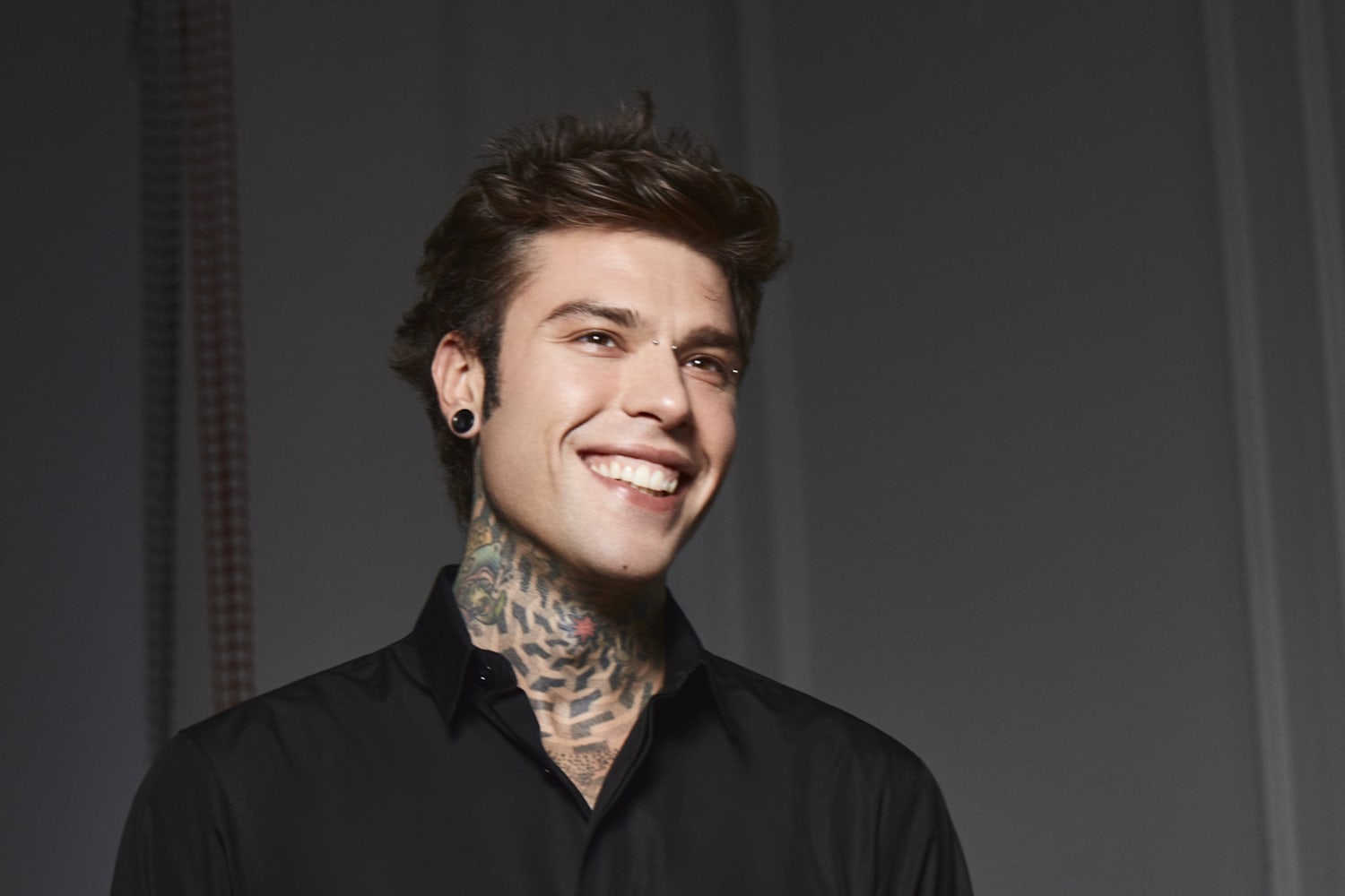 Fedez Intervista su "Bimbi per strada (Children)"