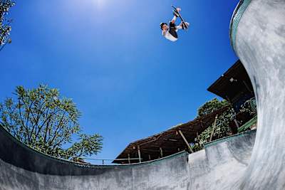 Keegan Palmer manda um Frontside Nosebone no RTMF Bowl
