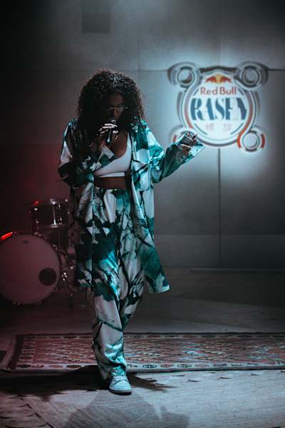 Kanis: Interview avec la rappeuse pour Red Bull Spinner
