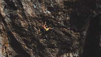 Chris Sharma climbs Black Pearl in Mallorca