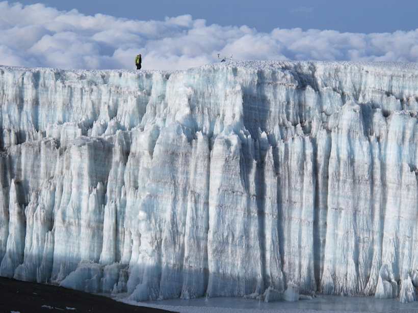 16 2 5 氷に覆われた極地8カ所を制覇する男 Adventure