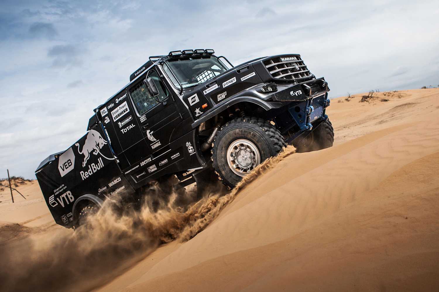 Eduard Nikolaev Reveals The New Kamaz Team Truck