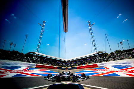 Hamilton’s 2018 pit stop mirrored in Silverstone’s Wing