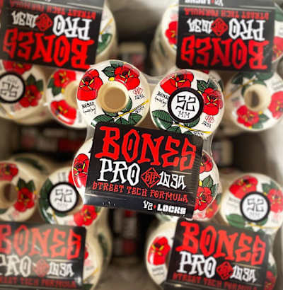 Yonnie Cruz tiene un Pro Model con Bones de 103A de dureza.