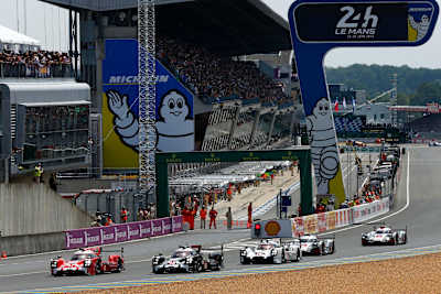 Start of the 2015 Le Mans 24 Hours