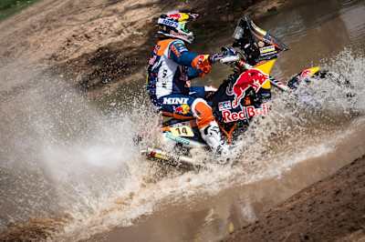 Matthias Walkner in action on the prologue