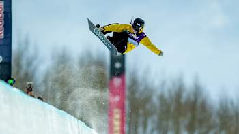 Ruki Tomita in action at the 2020 Burton US Open of Snowboarding.