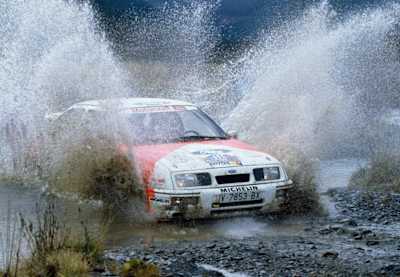 Ford RS200 Group B Carlos Sainz au volant de la voiture de rallye Ford Fiesta Cosworth au Lombard RAC Rally 1987.