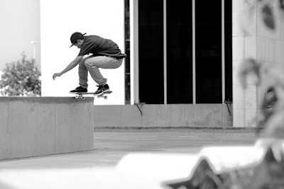 Felipe Gustavo - Flip Frontside Noseslide