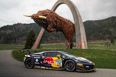 Das Auto von ABT Sportsline für die DTM Saison 2026 vor dem Eisernen Bullen am Red Bull Ring