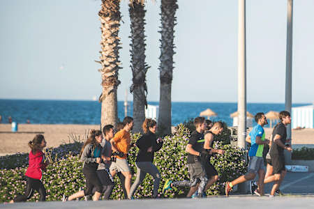 El paseo marítimo es frecuentado a diario por miles de runners