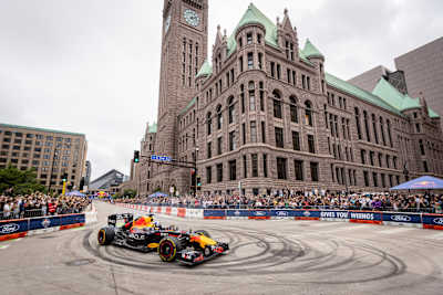 David Coulthard in the RB7 F1 Car at Red Bull Showrun in Minneapolis