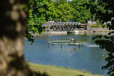 Wakeboarder Felix Georgii beim Red Bull 360 Rail in Duisburg.