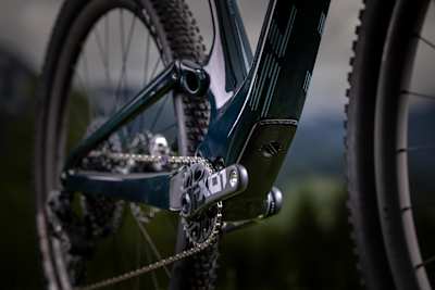 Hatch covering the shock on the Scott Spark Contessa.