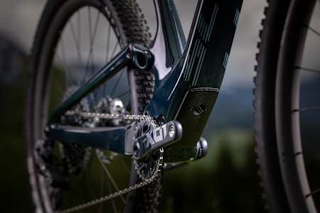 Die Luke schützt den Dämpfer beim neuen Contessa.