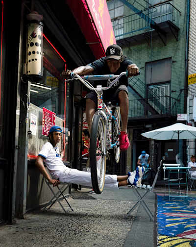 Rider El Arte bunny hops in New York City.