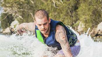 AP-1M1HUPWNH2111-featureMedia