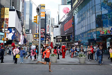 Patrick Sweeney: Correndo attraverso Times Square