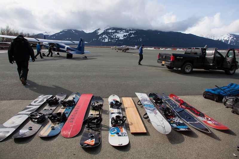 10 defining images of Alaskan big mountain snowboarding