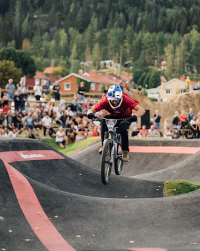 Equipment guide for riding pump track