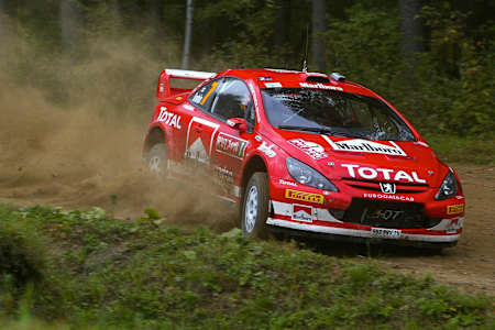 Marcus Grönholm al Rally Giappone 2005 con la 307