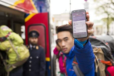 Żadnych telefonów, tylko smartfon od organizatora