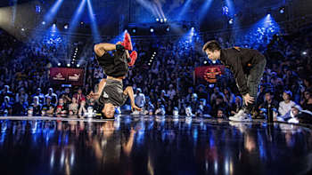 Red Bull BC One World Final 2015 : B-boys Victor et Bruce Almighty.