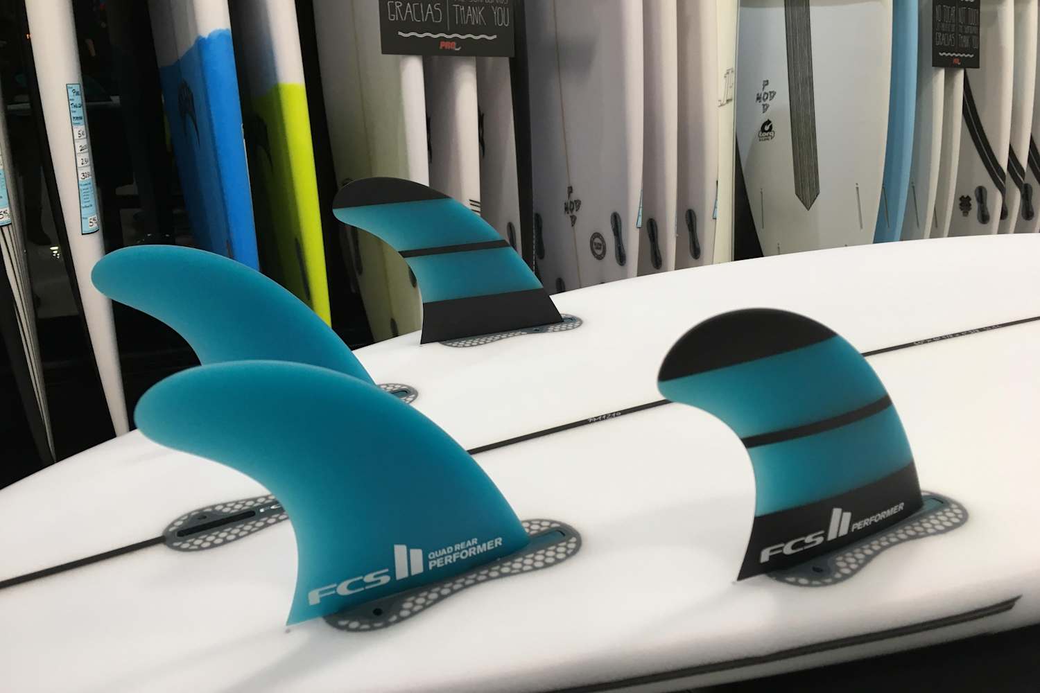 ¿Cuándo usar tres o cuatro quillas en la tabla de surf?