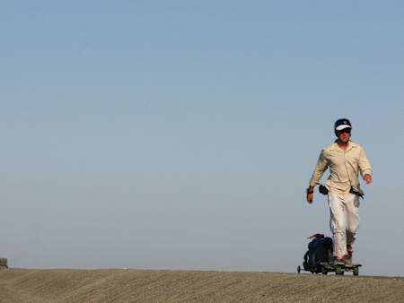 Rob Thomson skateboarding
