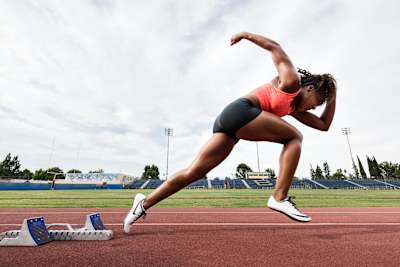 Kaylin Whitney starts a sprint