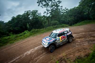 Nasser Al-Attiyah made up some ground on Stage 3