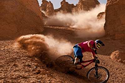 Darren Berrecloth durante le riprese di Where The Trail Ends in Cina