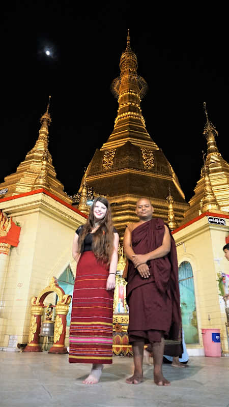 Falešný mnich a já v Sule padodě v Yangonu