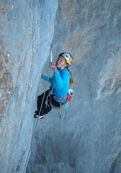 Sasha DiGiulian klettert den Rayu in Spanien. 