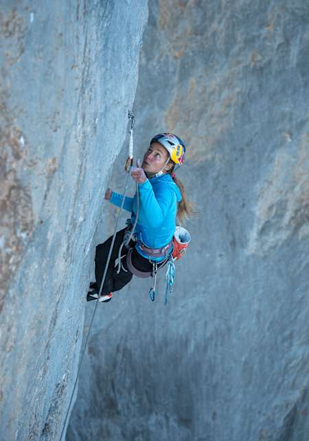 Sasha DiGiulian klettert den Rayu in Spanien. 