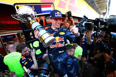 Max Verstappen est le plus jeune pilote à remporter un Grand Prix de Formule 1 à Barcelone en 2019.