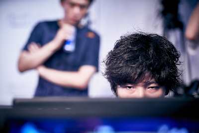 Daigo Umehara performs at the Tokyo Game Show 2016