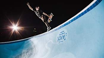 Woah Vienna! DIY pool party unites skate crews