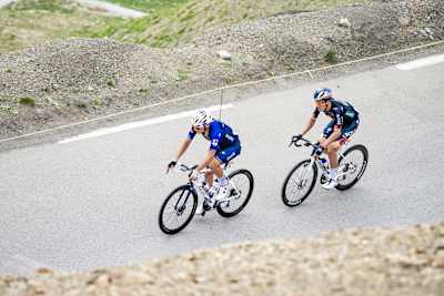El ciclista luxemburgués Bob Jungels se escapa durante una etapa del Tour de Francia.