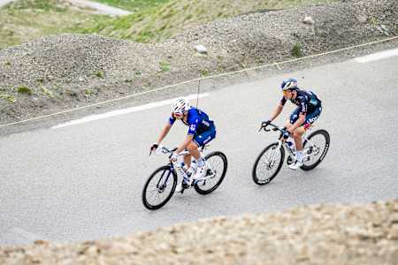 El ciclista luxemburgués Bob Jungels se escapa durante una etapa del Tour de Francia.