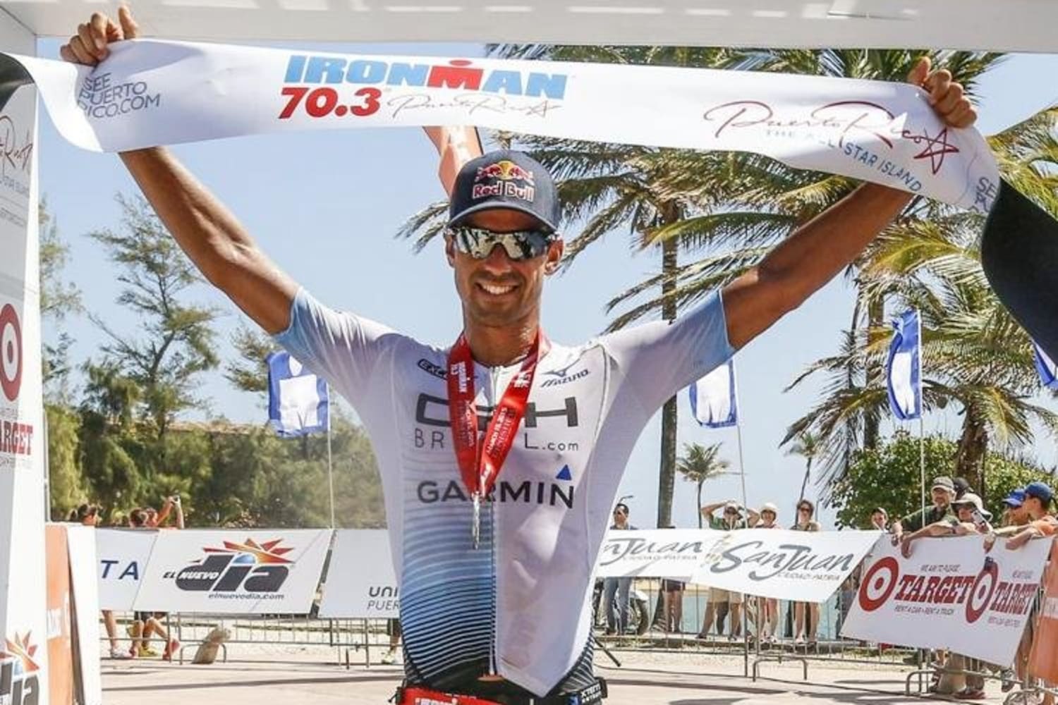 Igor Amorelli é campeão do Ironman 70.3 San Juan